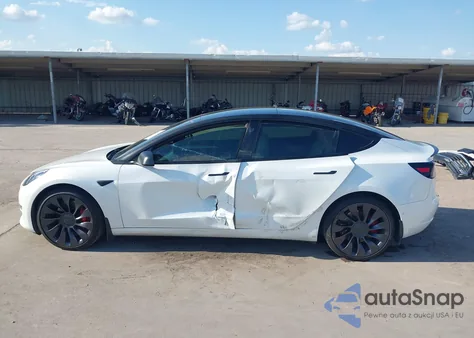 2022 Tesla Model 3 Performance Dual Motor All-Wheel Drive z USA, uszkodzony, nr VIN 5YJ3E1EC8NF124713